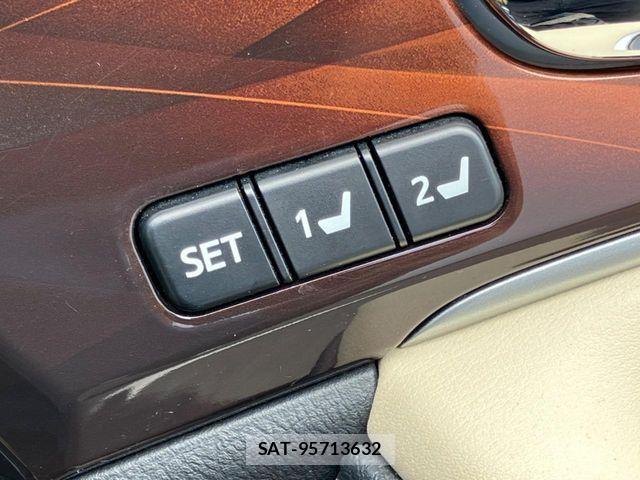 Toyota CROWN SEDAN 2013-07 8207061-7