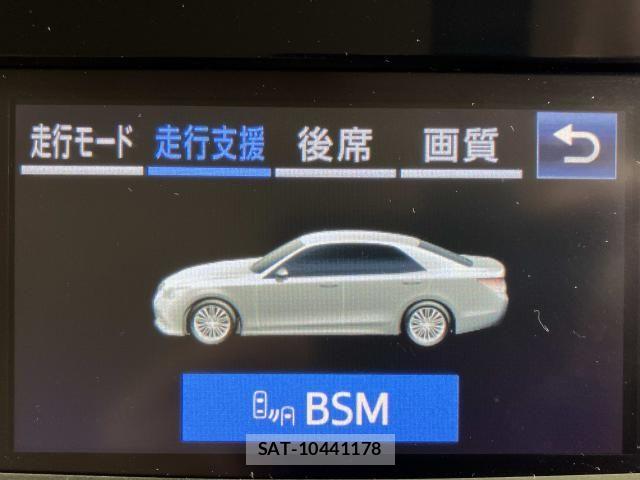 Toyota CROWN SEDAN 2018-04 8207038-10