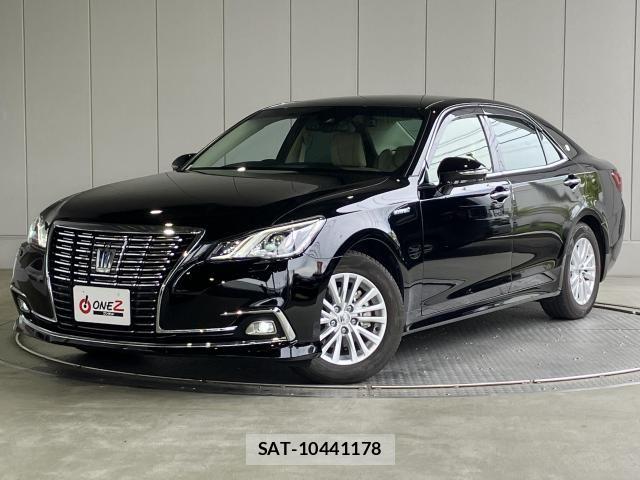 Toyota CROWN SEDAN 2018-04 8207038-27