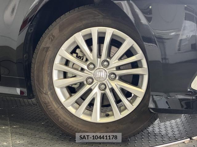 Toyota CROWN SEDAN 2018-04 8207038-3