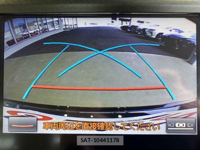Toyota CROWN SEDAN 2018-04 8207038-7