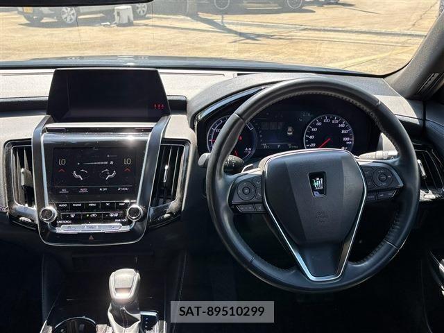 Toyota CROWN SEDAN 2019-06 8207047-18
