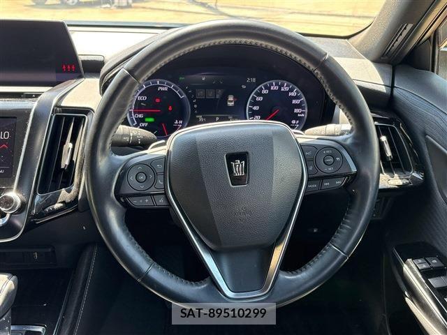 Toyota CROWN SEDAN 2019-06 8207047-22