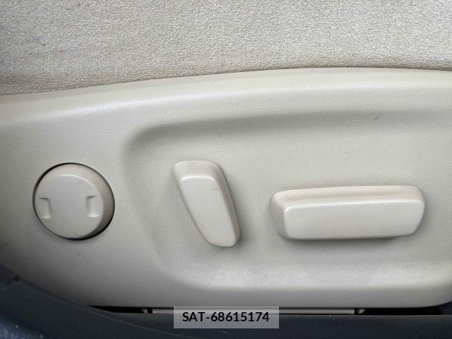 Toyota CROWN SEDAN 2013-04 8207056-17