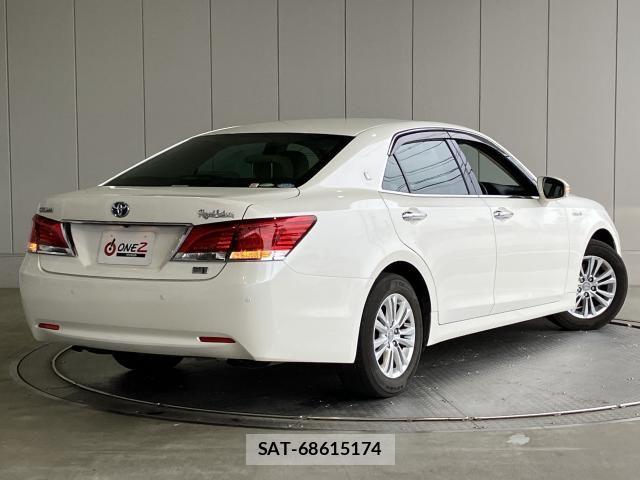 Toyota CROWN SEDAN 2013-04 8207056-26