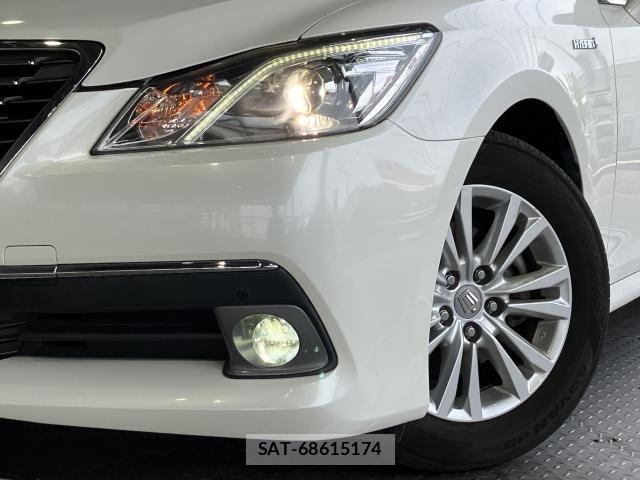 Toyota CROWN SEDAN 2013-04 8207056-2