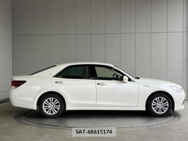 Toyota CROWN SEDAN 2013-04 8207056-29