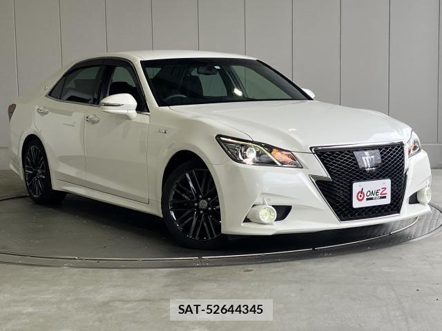 Toyota CROWN SEDAN 2015-04 8207054-0