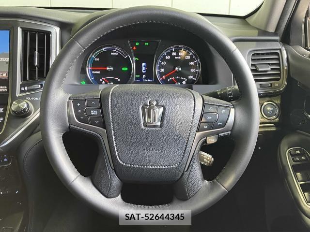 Toyota CROWN SEDAN 2015-04 8207054-13