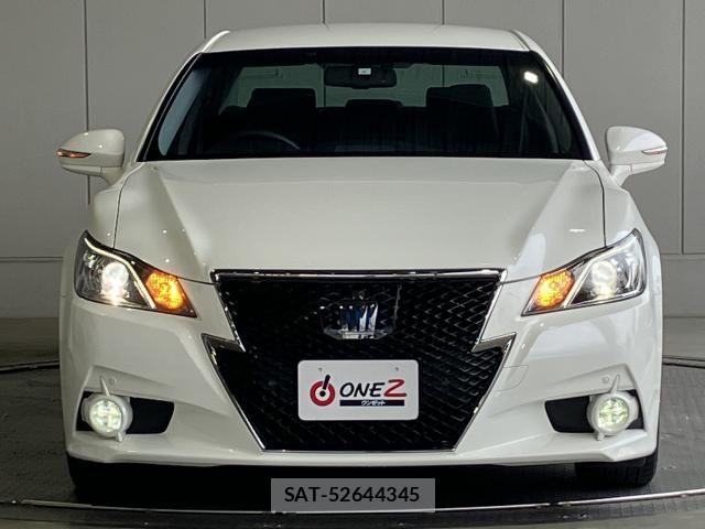 Toyota CROWN SEDAN 2015-04 8207054-26