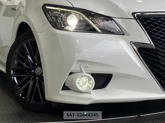 Toyota CROWN SEDAN 2015-04 8207054-2