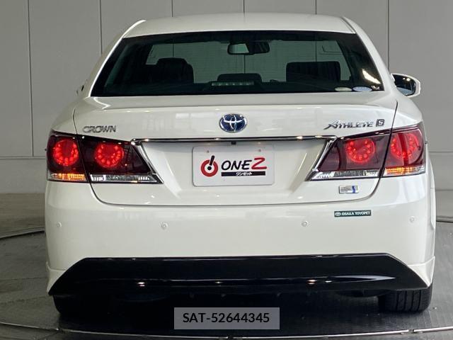 Toyota CROWN SEDAN 2015-04 8207054-29