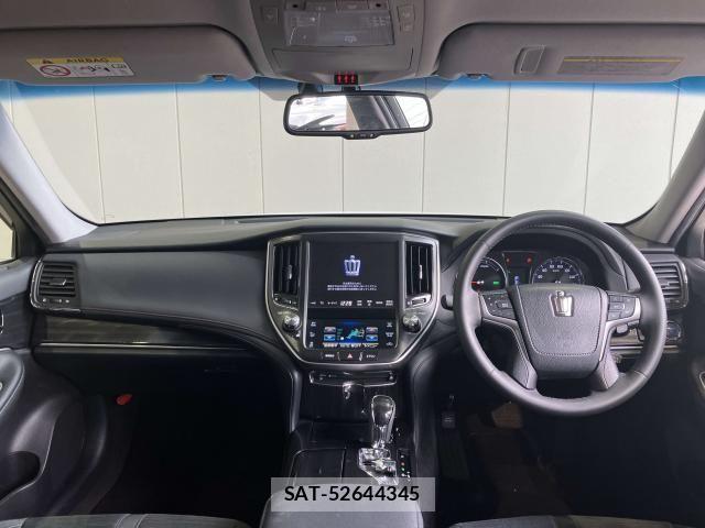 Toyota CROWN SEDAN 2015-04 8207054-5