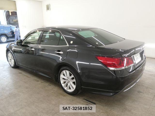 Toyota CROWN SEDAN 2014-01 8207059-1