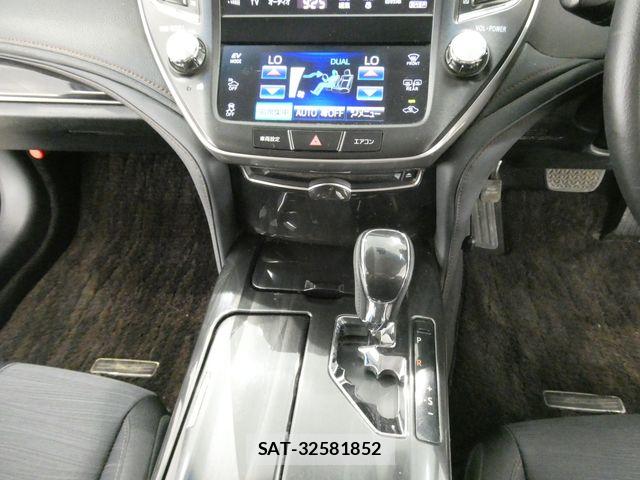 Toyota CROWN SEDAN 2014-01 8207059-25