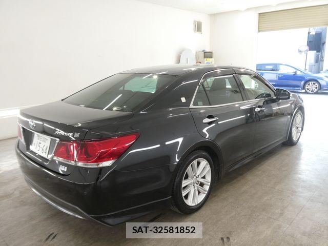 Toyota CROWN SEDAN 2014-01 8207059-3