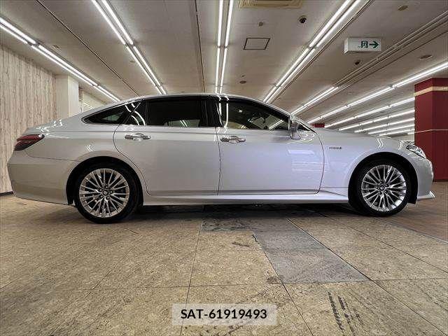 Toyota CROWN SEDAN 2019-02 8207051-15