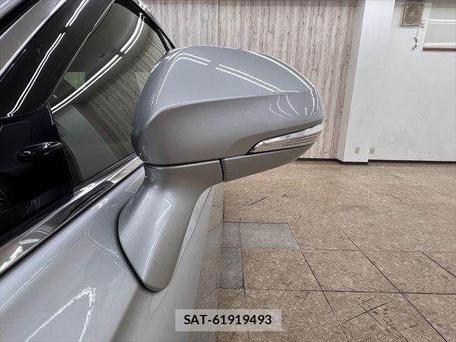 Toyota CROWN SEDAN 2019-02 8207051-24