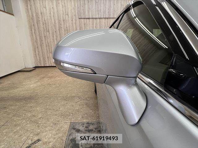Toyota CROWN SEDAN 2019-02 8207051-25