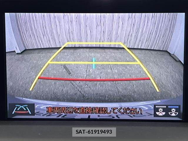 Toyota CROWN SEDAN 2019-02 8207051-5