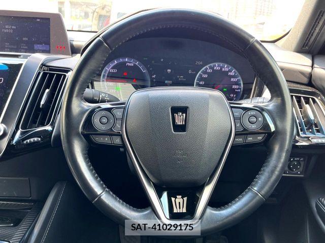 Toyota CROWN SEDAN 2018-11 8207026-11