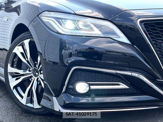 Toyota CROWN SEDAN 2018-11 8207026-17