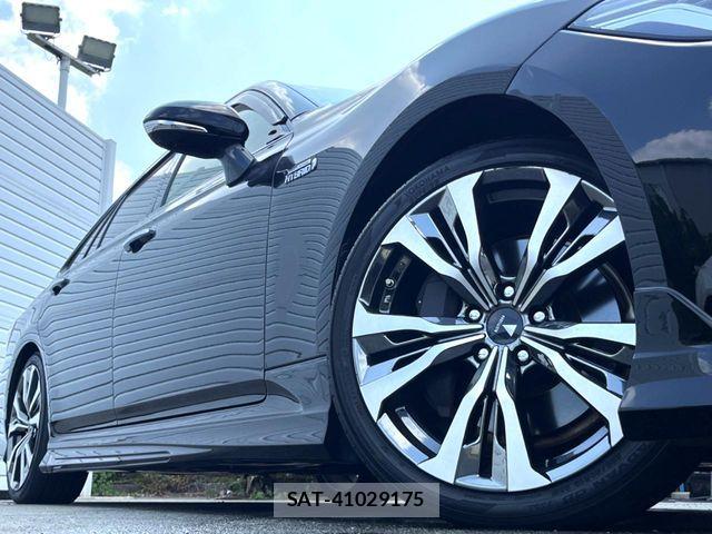 Toyota CROWN SEDAN 2018-11 8207026-18