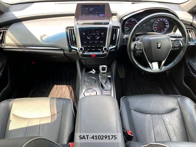Toyota CROWN SEDAN 2018-11 8207026-1