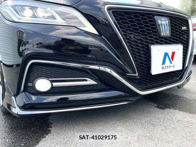 Toyota CROWN SEDAN 2018-11 8207026-2