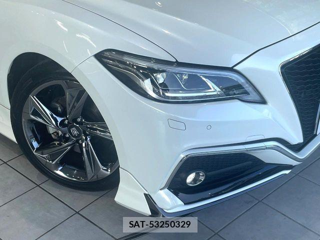 Toyota CROWN SEDAN 2018-07 8207040-12