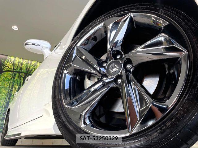 Toyota CROWN SEDAN 2018-07 8207040-13