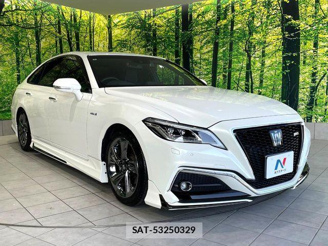 Toyota CROWN SEDAN 2018-07 8207040-16