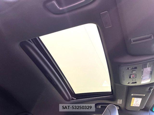 Toyota CROWN SEDAN 2018-07 8207040-4