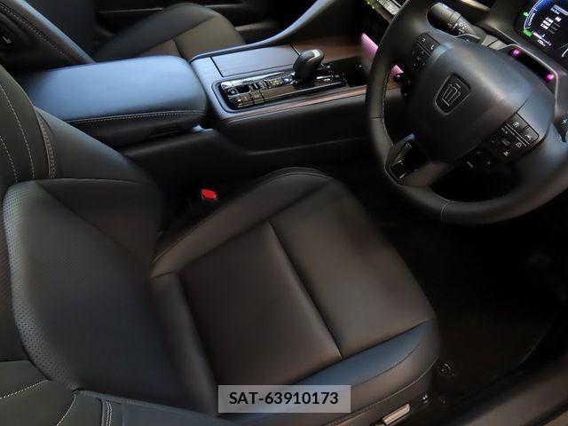 Toyota CROWN SEDAN 2026-01 8207022-12