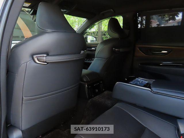 Toyota CROWN SEDAN 2026-01 8207022-22