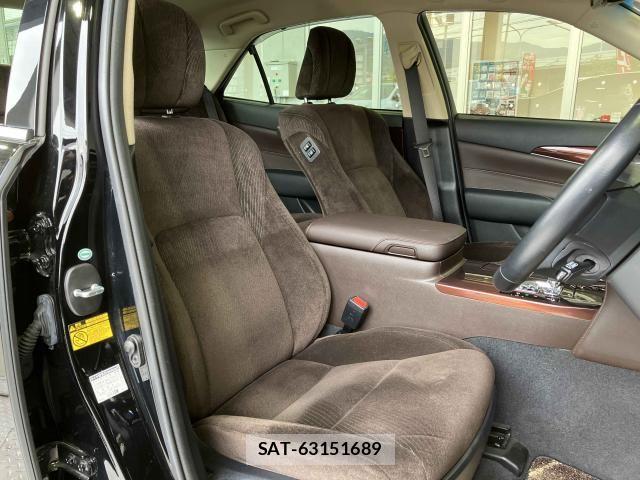Toyota CROWN SEDAN 2014-10 8207053-18