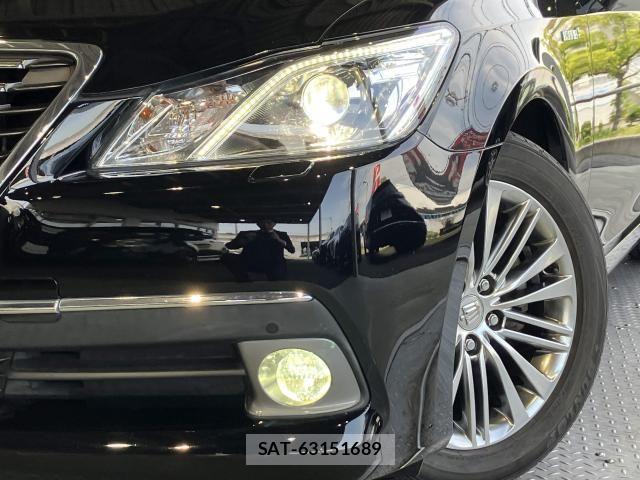 Toyota CROWN SEDAN 2014-10 8207053-2