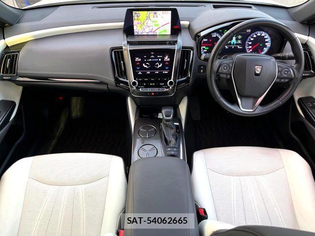 Toyota CROWN SEDAN 2019-09 8229411-1