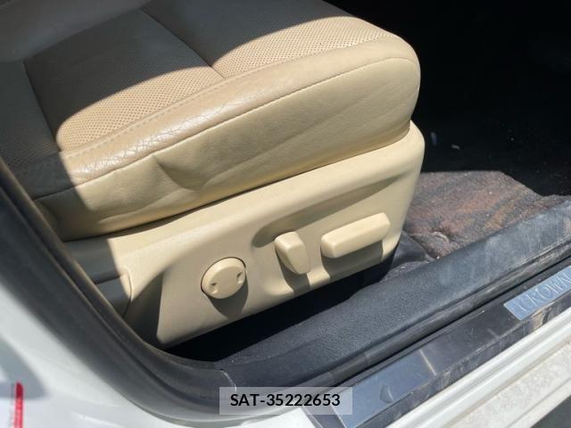 Toyota CROWN SEDAN 2015-03 8229422-12