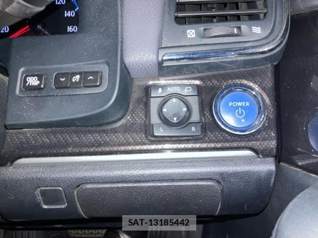 Toyota CROWN SEDAN 2015-07 8229420-22