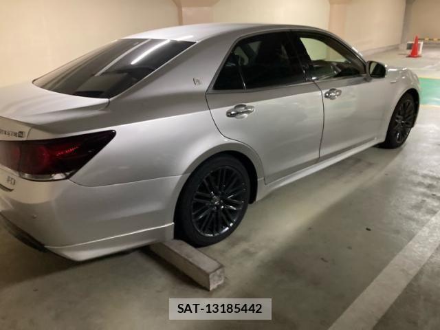Toyota CROWN SEDAN 2015-07 8229420-3