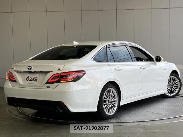 Toyota CROWN SEDAN 2018-11 8229414-26