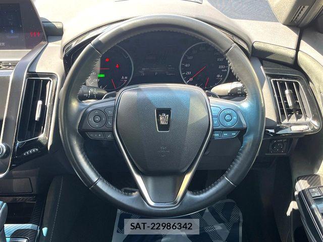 Toyota CROWN SEDAN 2018-11 8229409-10