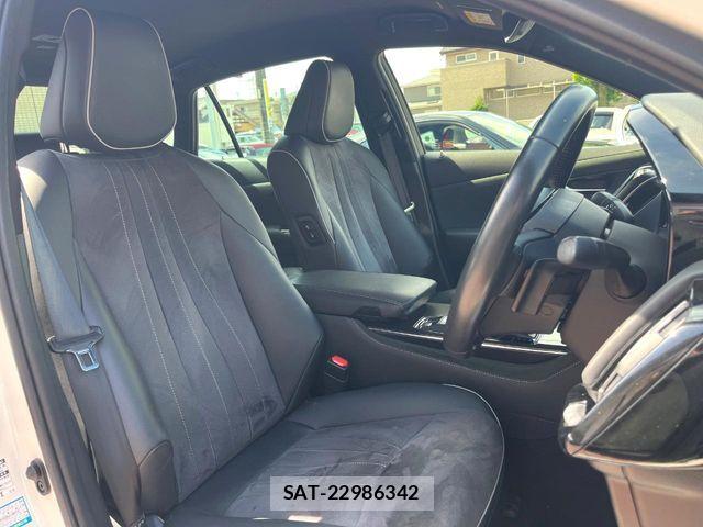 Toyota CROWN SEDAN 2018-11 8229409-7