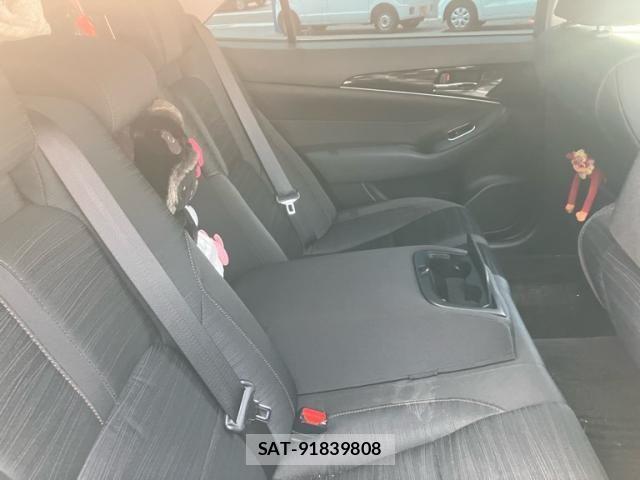Toyota CROWN SEDAN 2013-06 8229419-24