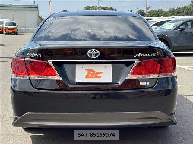 Toyota CROWN SEDAN 2014-09 8229416-13