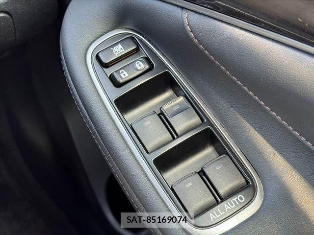 Toyota CROWN SEDAN 2014-09 8229416-24