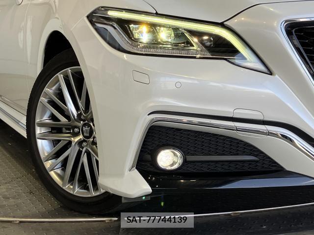 Toyota CROWN SEDAN 2022-05 8229412-2