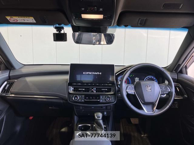 Toyota CROWN SEDAN 2022-05 8229412-5