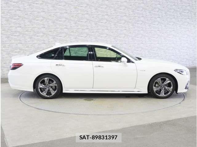 Toyota CROWN SEDAN 2019-10 8229415-12